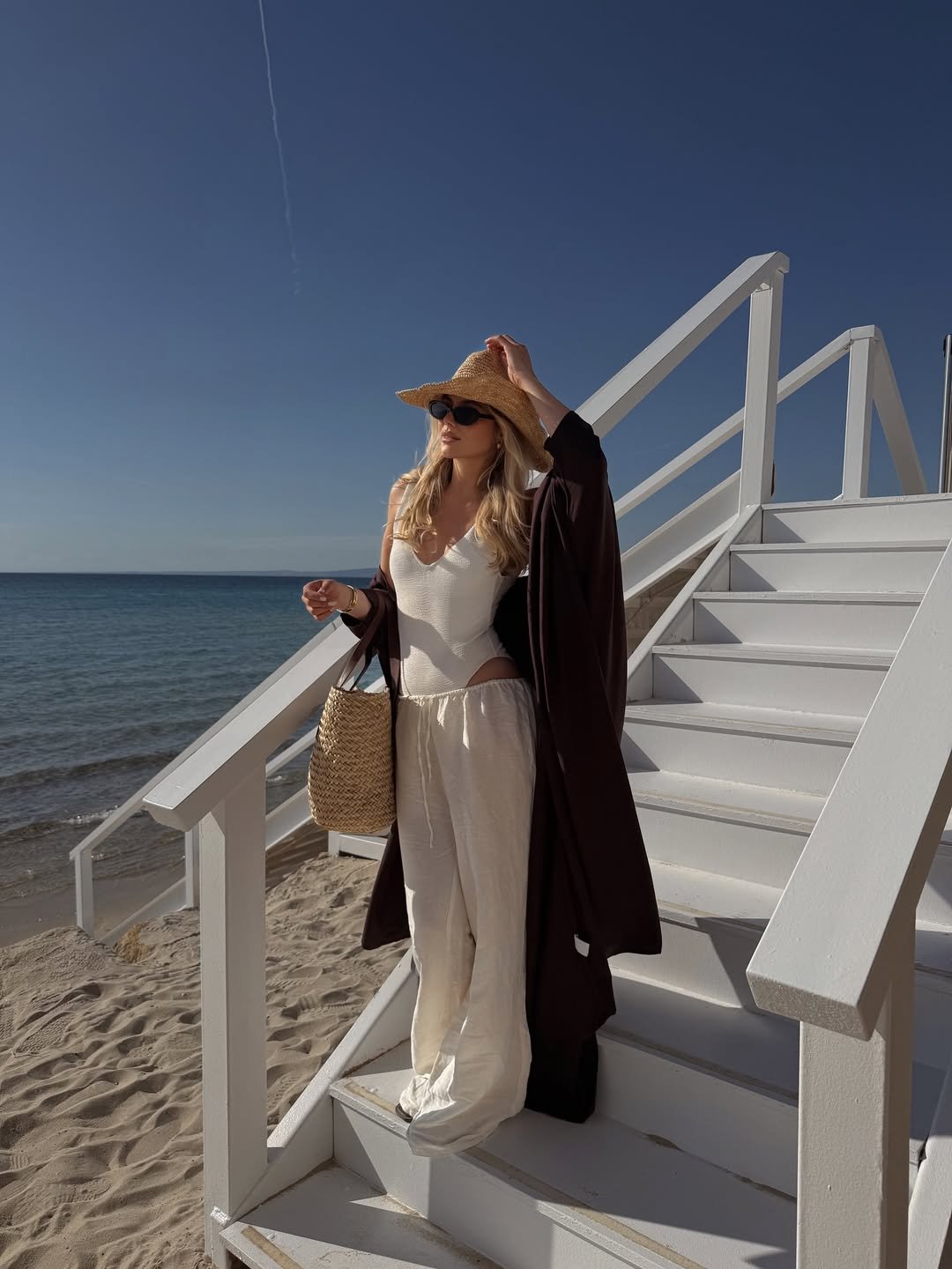 Neutral Beach Outfits
