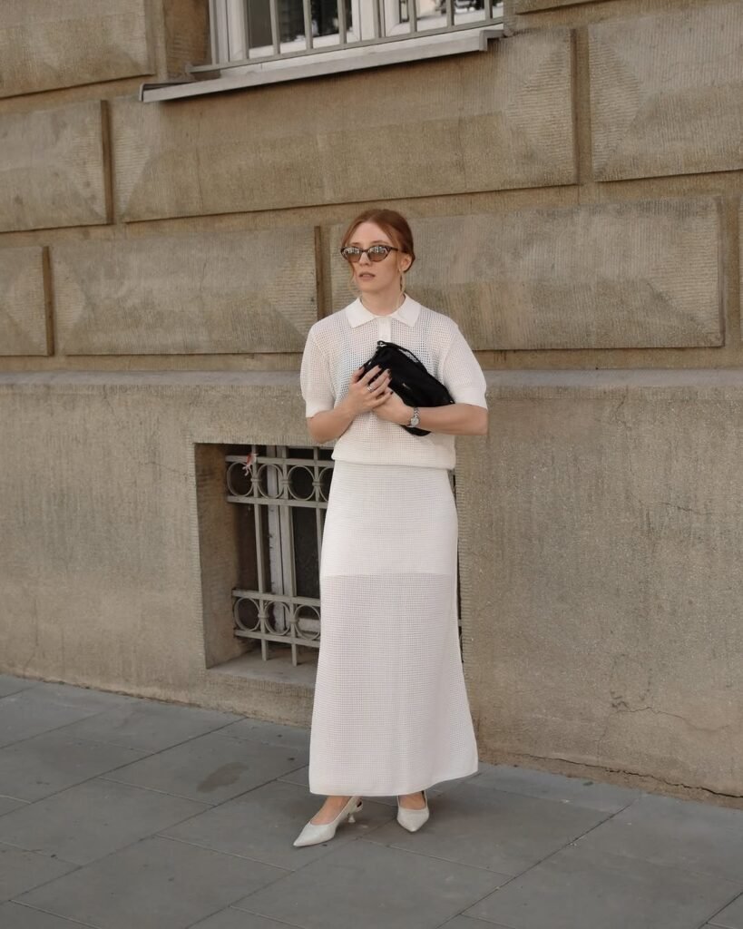 Light Knit Elegance