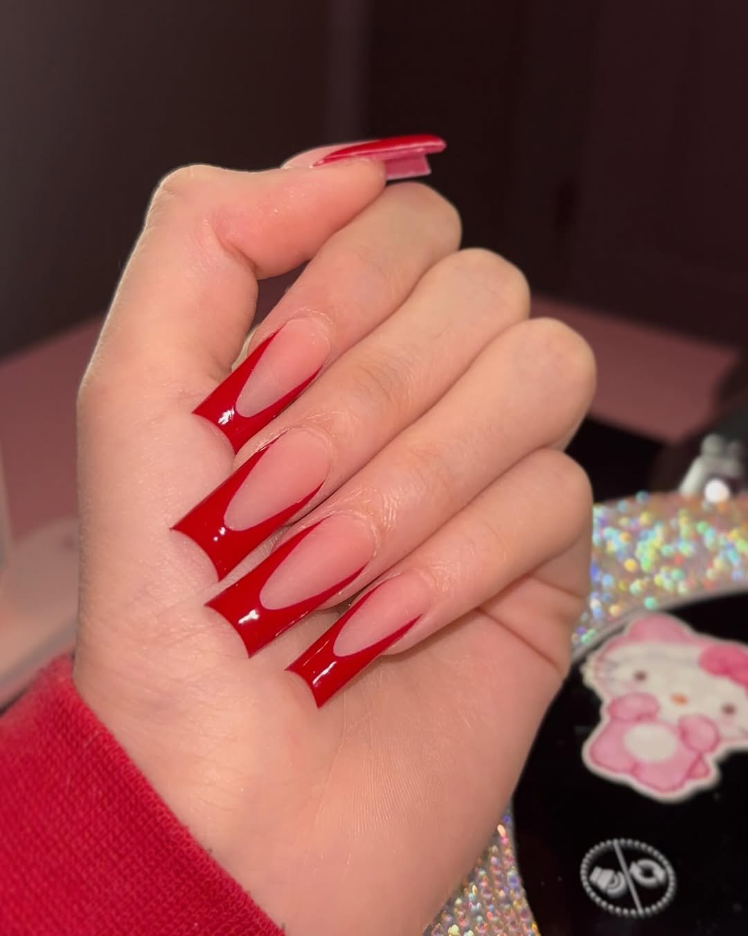 Sculpted Scarlet Tips