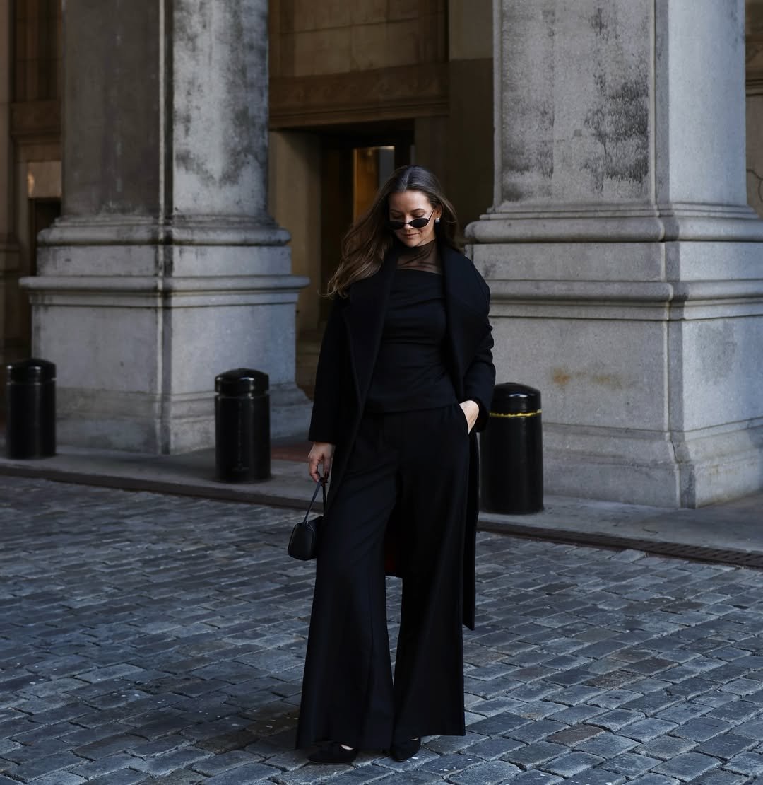  Blackout Elegance