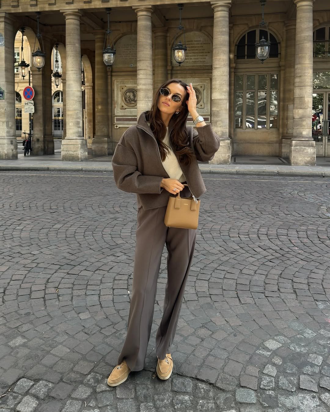 Soft Neutrals in Motion 